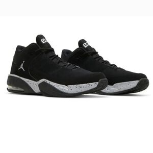 Jordan Max Aura 3 in a black and wolf grey